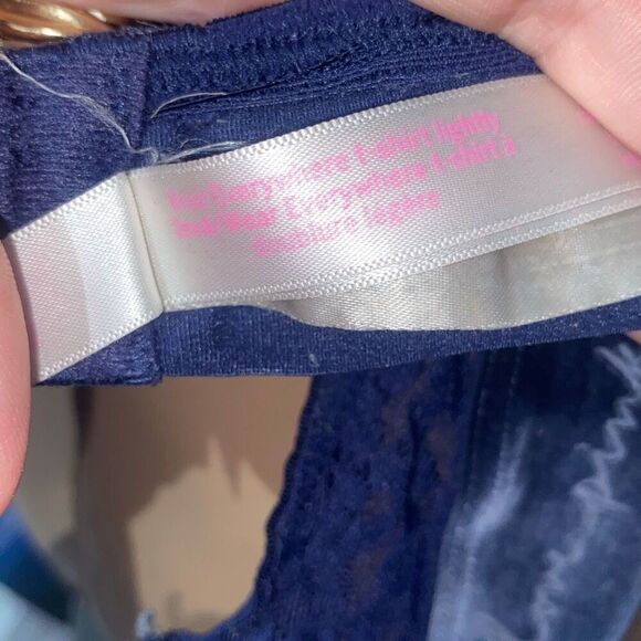 PINK Victoria's Secret Navy Wear Everywear Lightly Lined T-Shirt Bra Size 32C - Picture 8 of 9